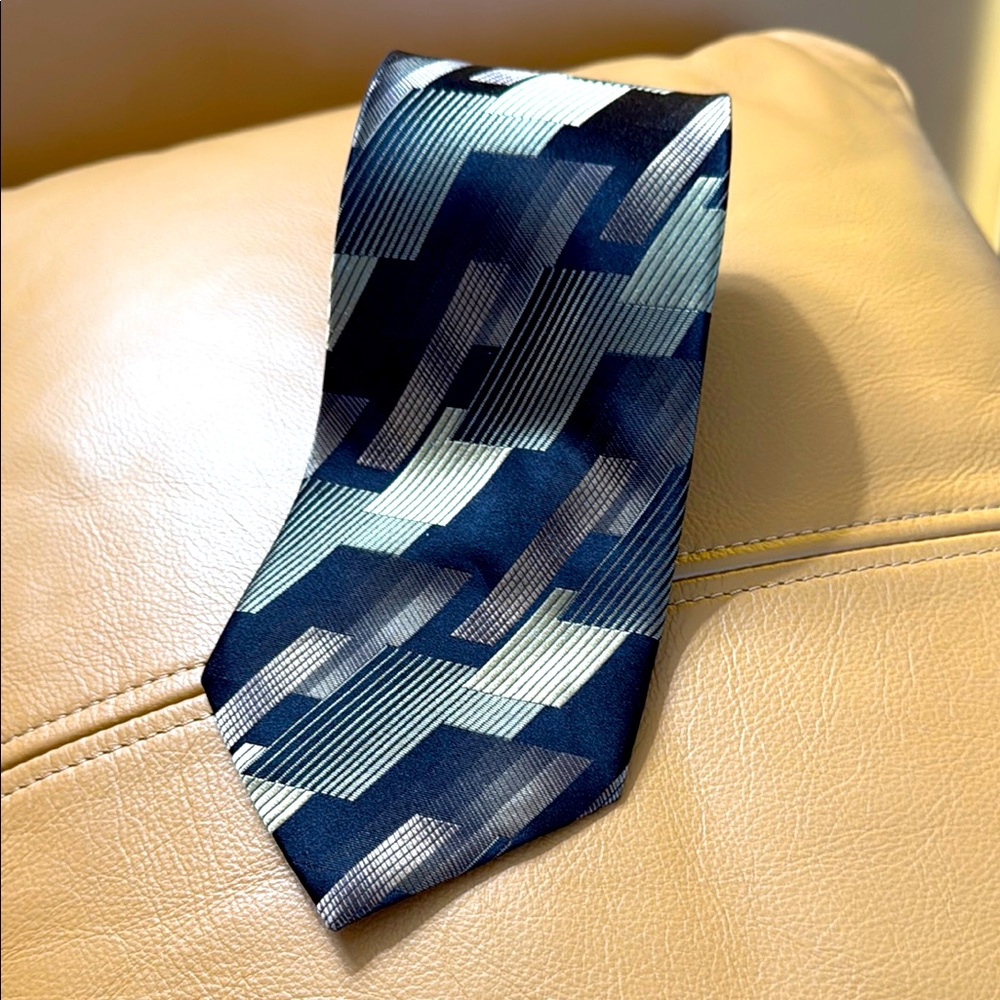 309.  Stafford Geometric Black and Gold Silk Neck Tie